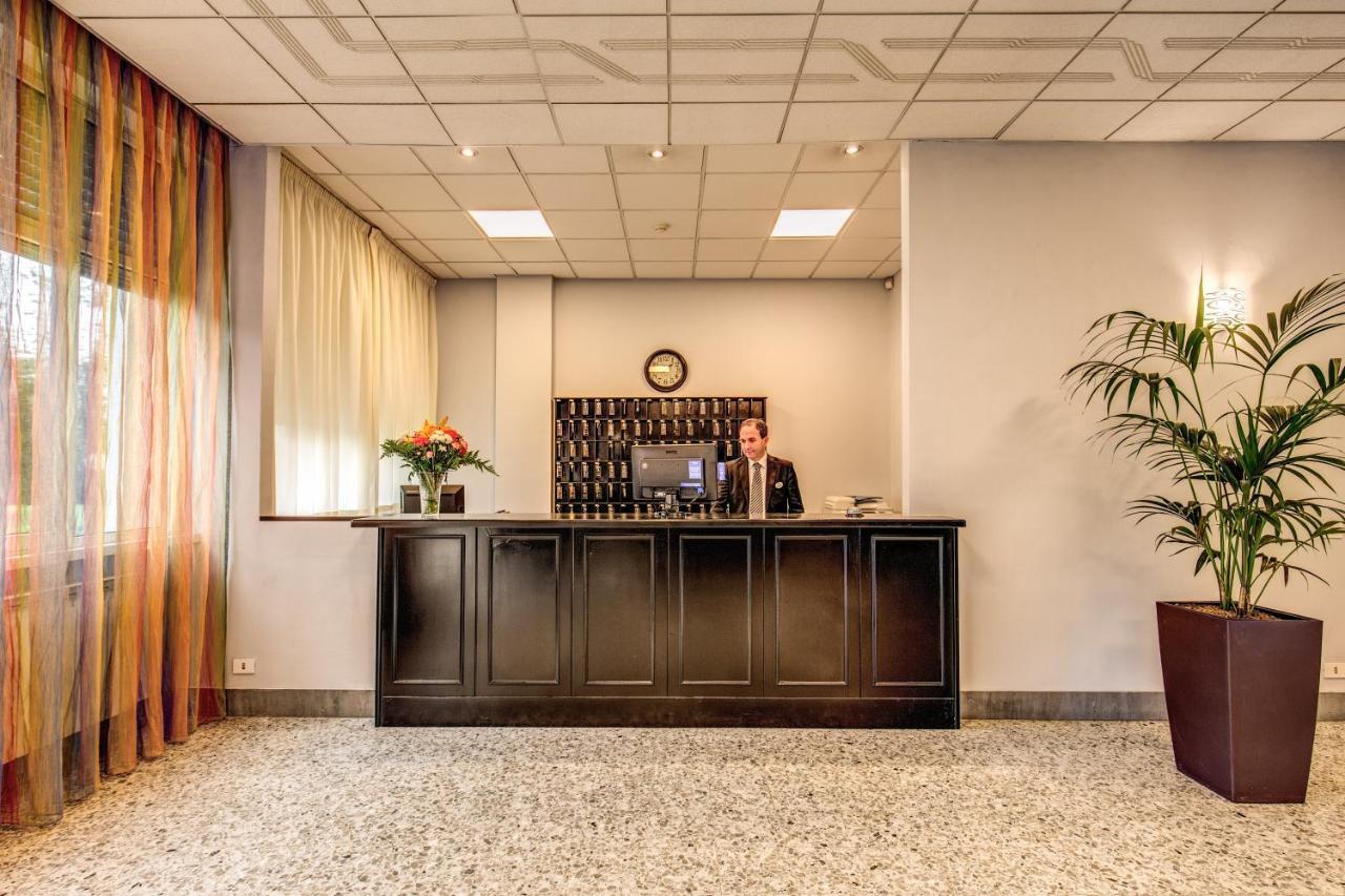 Domus Urbis Hotel Рим Екстериор снимка